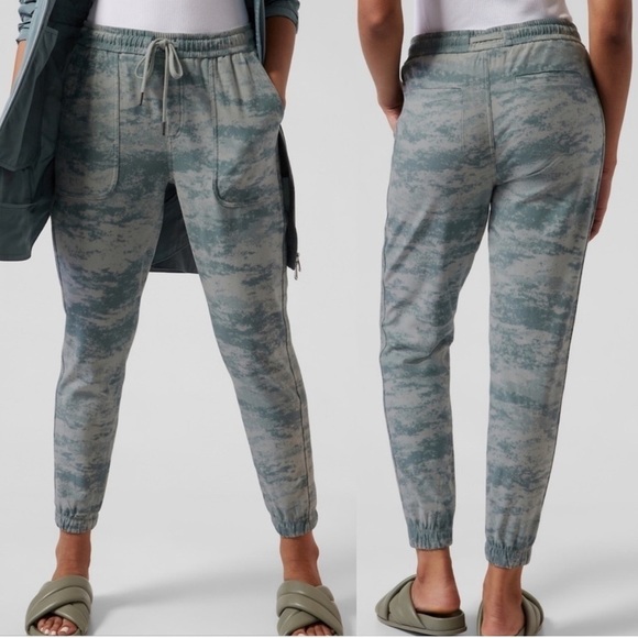 Athleta Farallon Jogger Fog Camo Coast Grey, Small - Picture 1 of 10